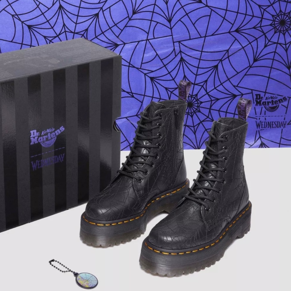 Dr Martens Wednesday Jadon Boot Platform Black Spiderweb size 9 NEW